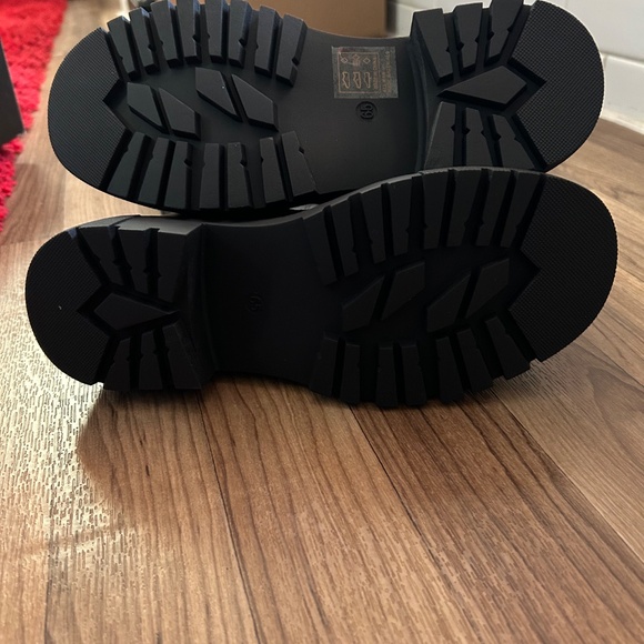 Brand new with box combat boots - Picture 4 of 4